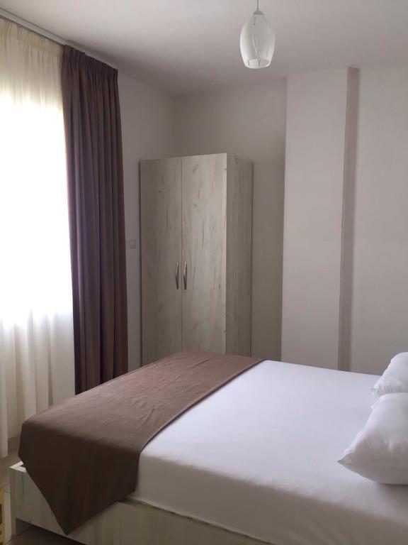 Velipoja Apartments Luaran gambar