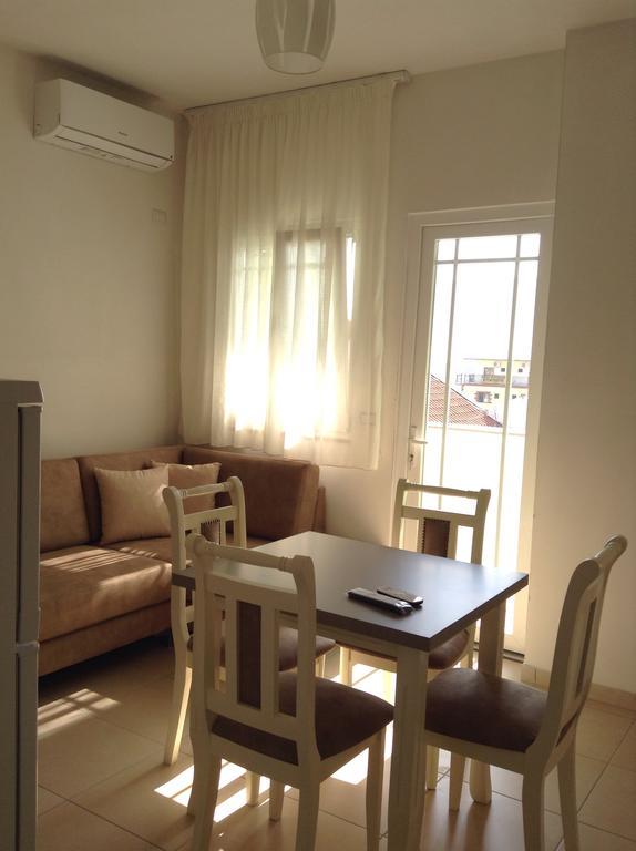 Velipoja Apartments Luaran gambar