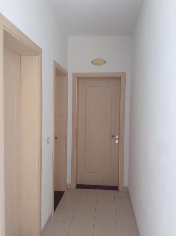 Velipoja Apartments Luaran gambar