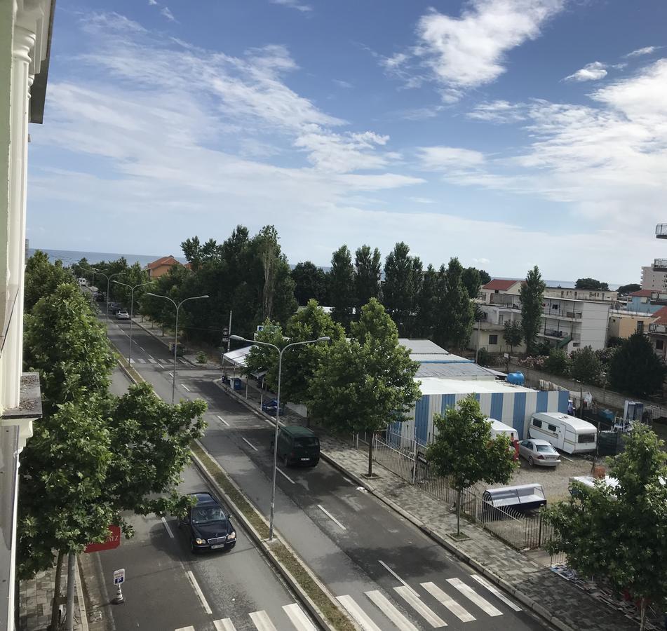 Velipoja Apartments Luaran gambar