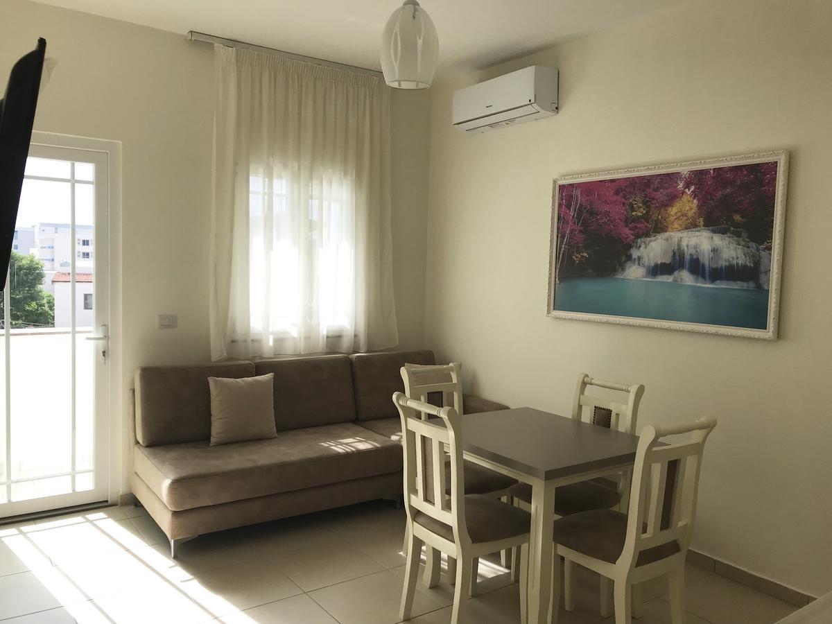 Velipoja Apartments Luaran gambar