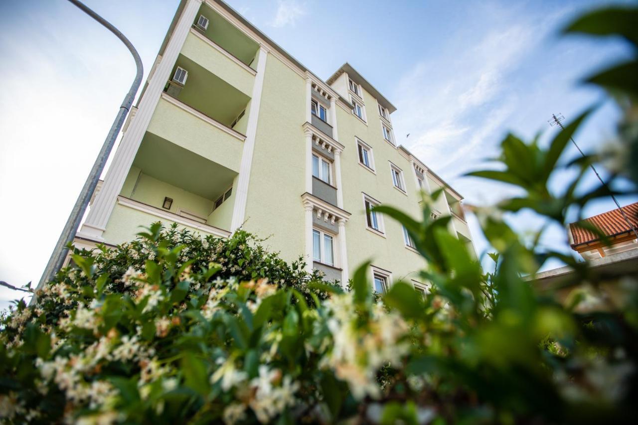 Velipoja Apartments Luaran gambar