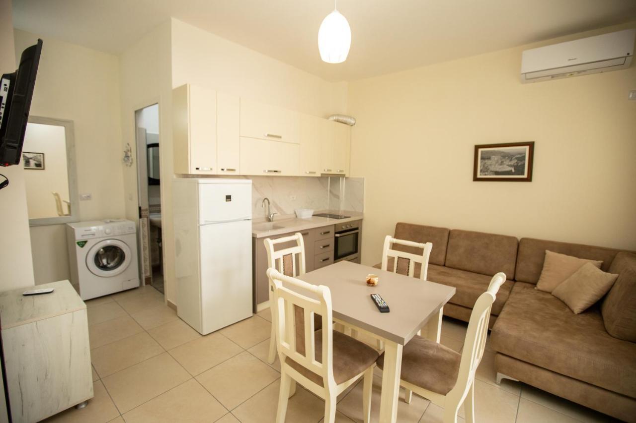 Velipoja Apartments Luaran gambar